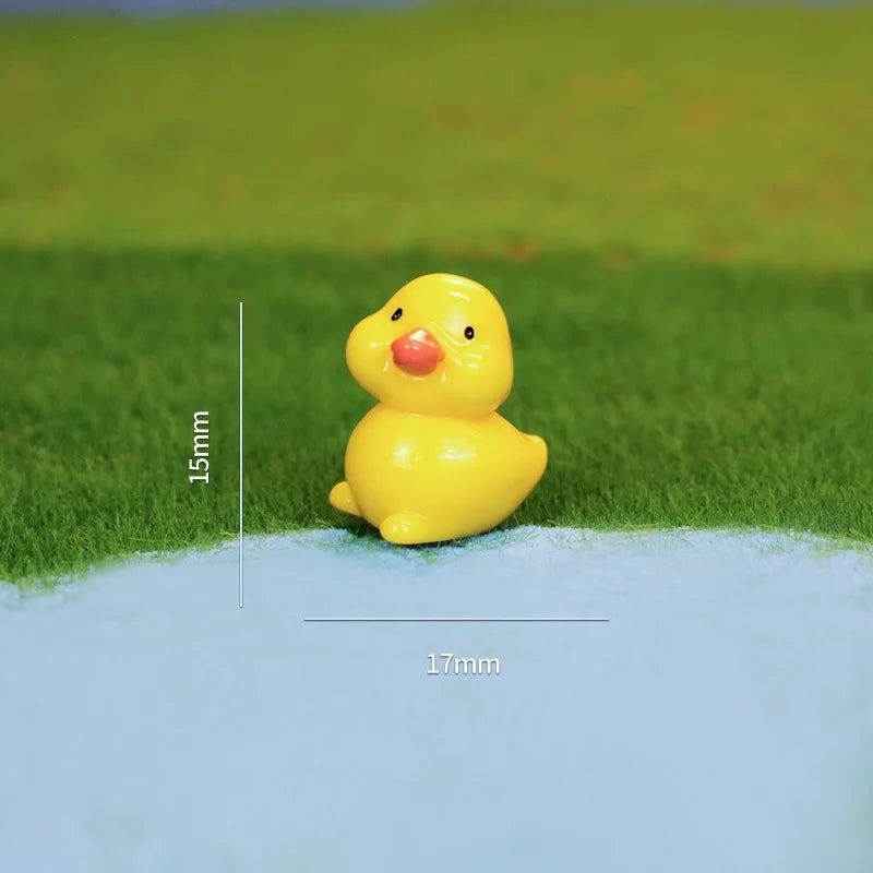BAIUFOR Adorable Mini Resin Duck Figurines - Yellow and White Cartoon Miniatures for Fairy Gardens, Aquariums, and Children Toys