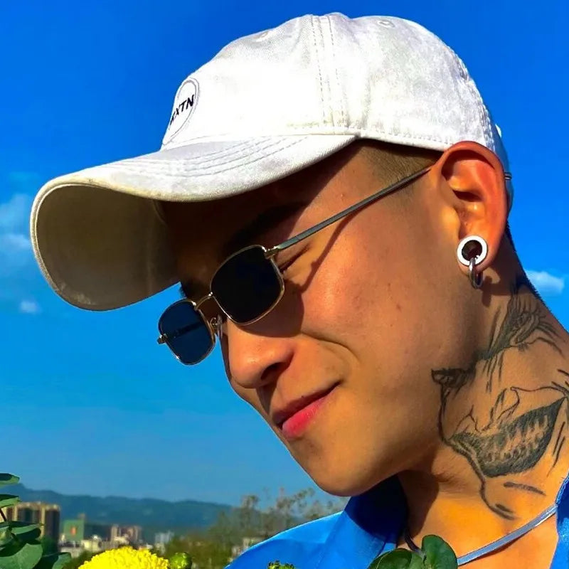 New Retro Small Rectangular Sunglasses 2023 Fashion Retro Metal Frame Sun Glasses for Men Women Small Square Sunglasses Summer