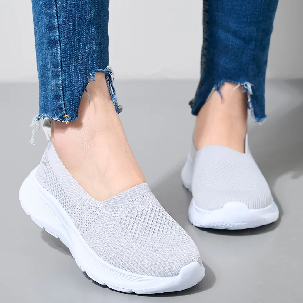 Women Sneakers Lightweight Summer Shoes For Women Casual Flats Shoes Plus Size Women Loafers Anti Slip Tennis Shoes Slio On
