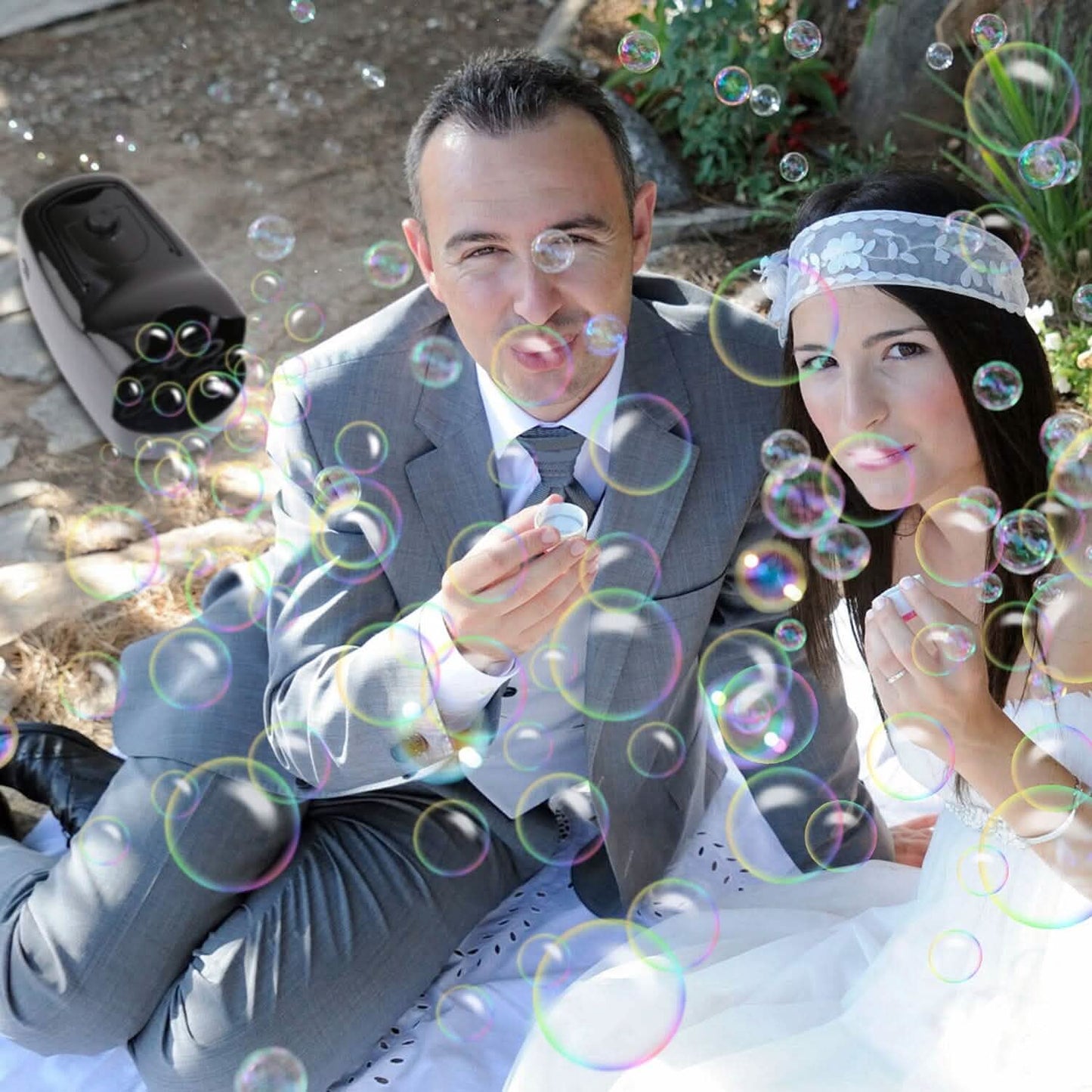 Portable Bubble Blowing Machine with 2 Speeds Handle 3000-4000 Bubbles Per Minute Plug-In Battery Powered