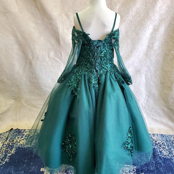 (K16) Beautiful Mini Quinceanera Matched with (Live 8)