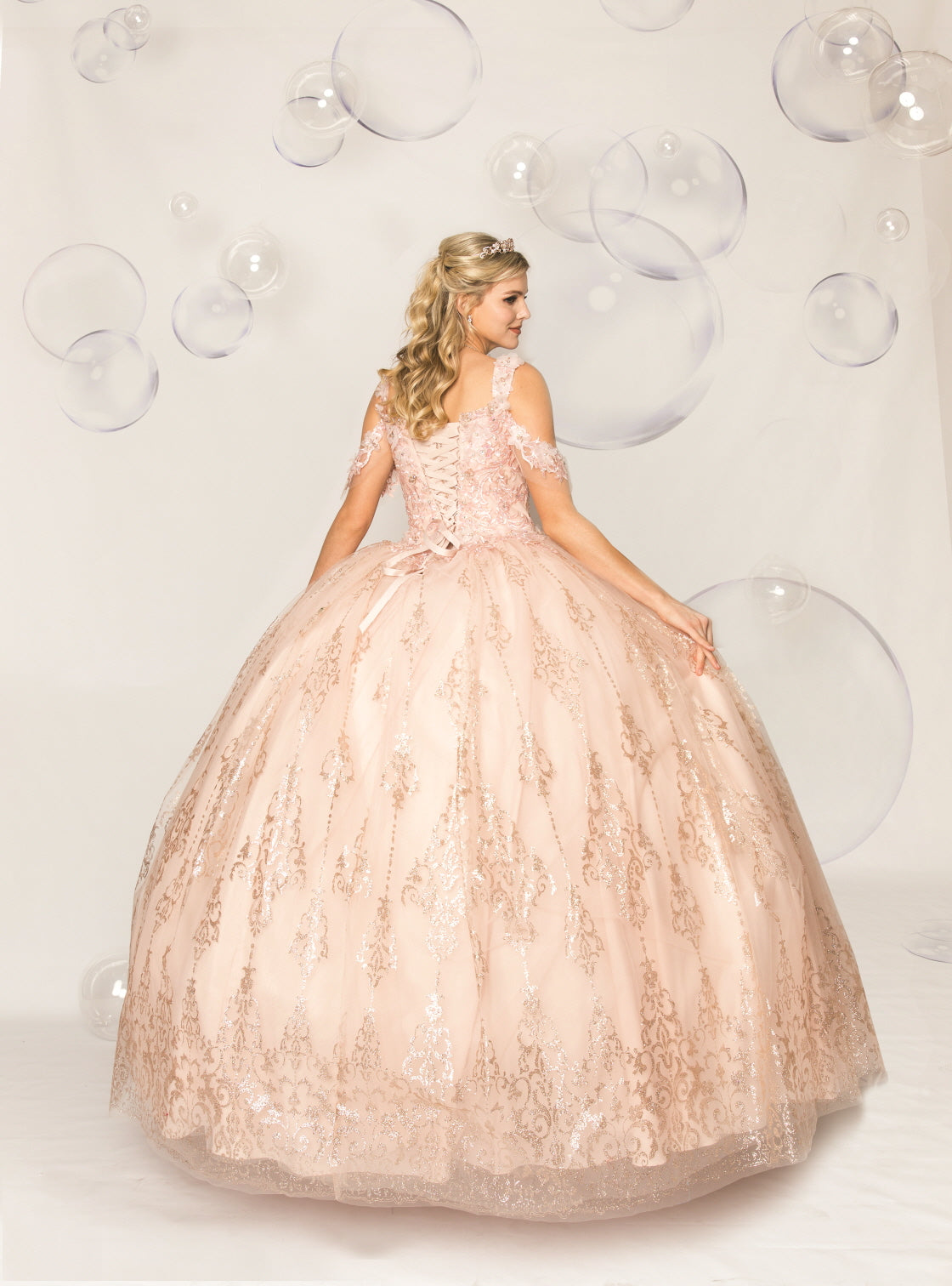 (LIVE 39) Elegant Quinceanera Dress with Tulle & Embroidery for Special Occasions - Beautiful & Versatile Design