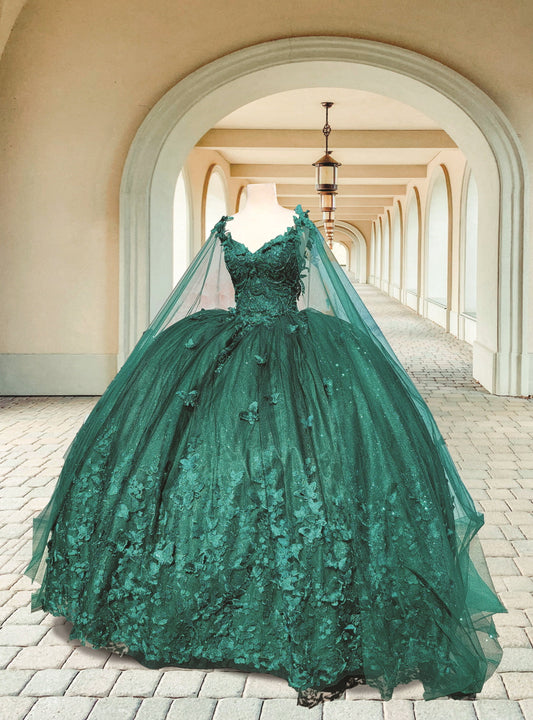 (LIVE 18) Fine gowns, 3D embroidery, weave dreamy tales.