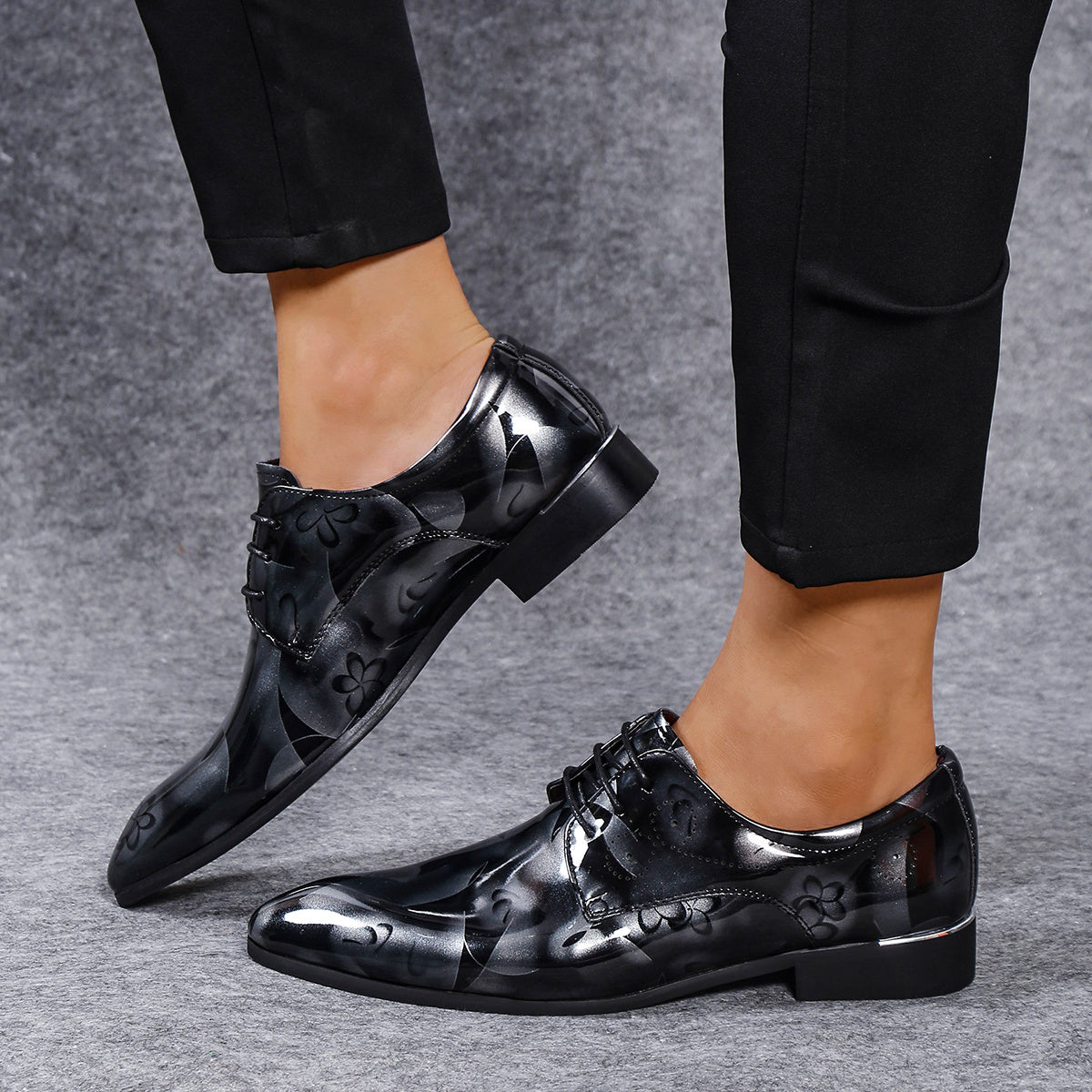 Elegant Men's Oxford Brogue Shoes - Lace-Up Pointed Toe, Durable & Comfortable for Wedding, Business & Office Wear, All-Season Design