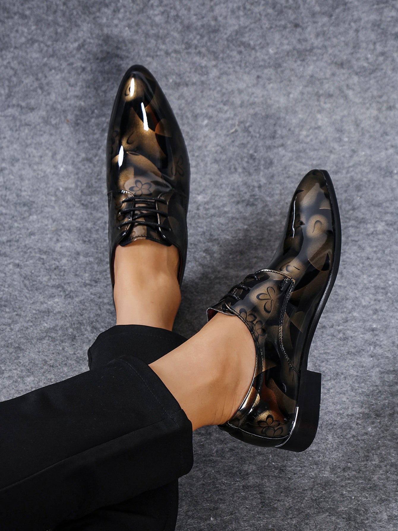 Elegant Men's Oxford Brogue Shoes - Lace-Up Pointed Toe, Durable & Comfortable for Wedding, Business & Office Wear, All-Season Design