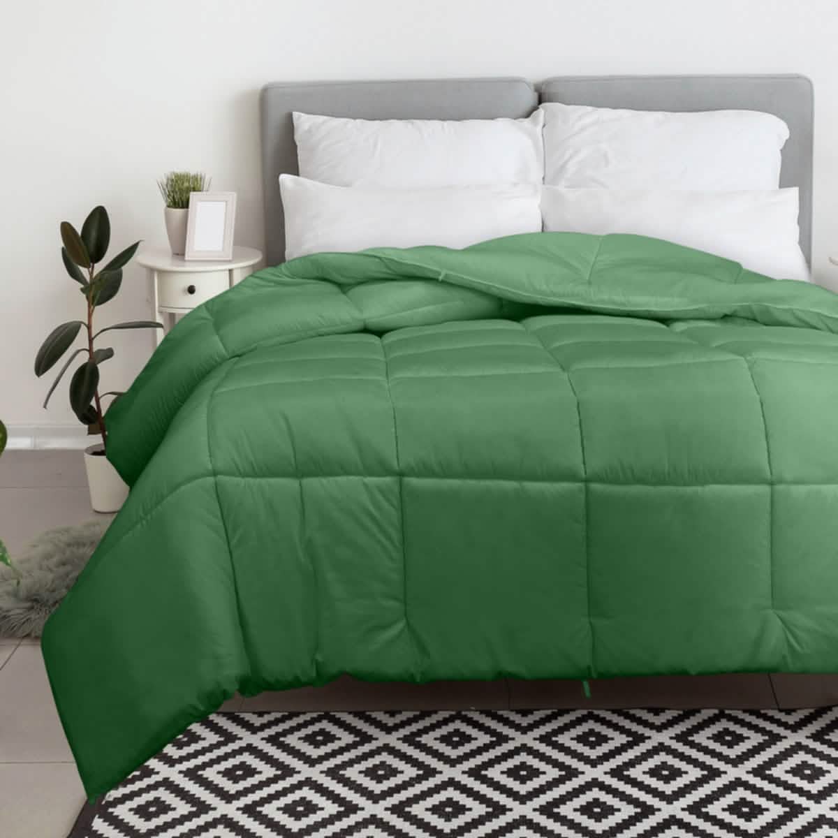 Royale All Season Down Alternative Bedding Lightweight Quilted Comforter with Corner Tabs