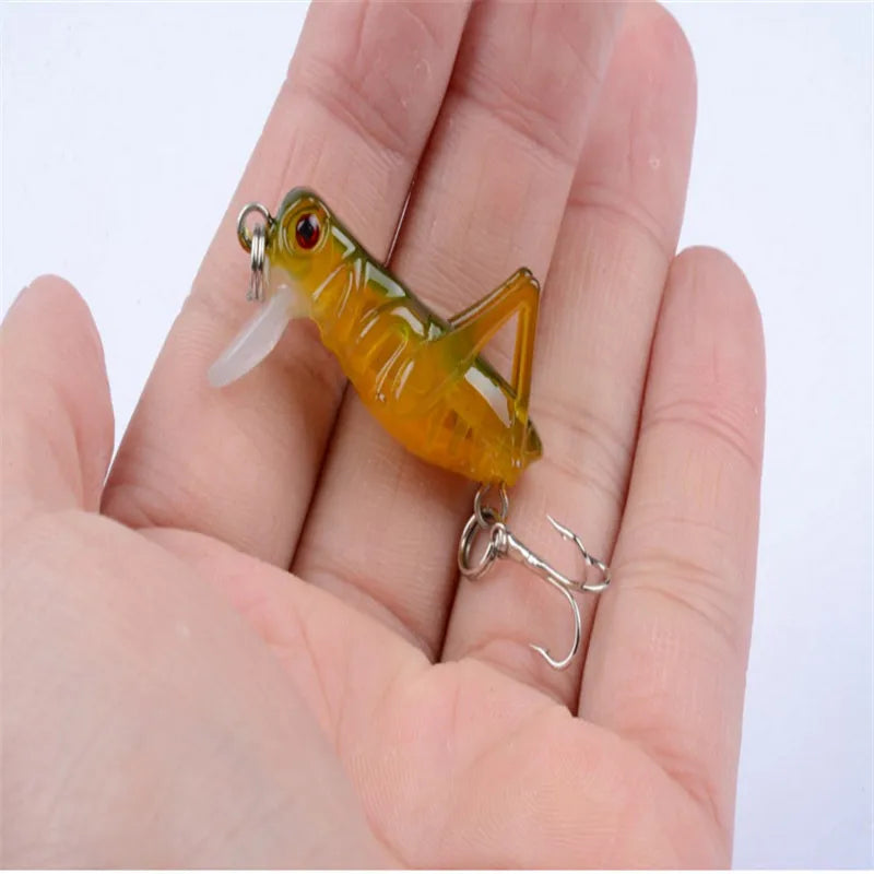 1PCS 40mm 3g Grasshopper Insects Fishing Lures Flying Wobbler Lure Hard Bait 10# Hooks Artificial Baits Bass Pike Fishing Tools