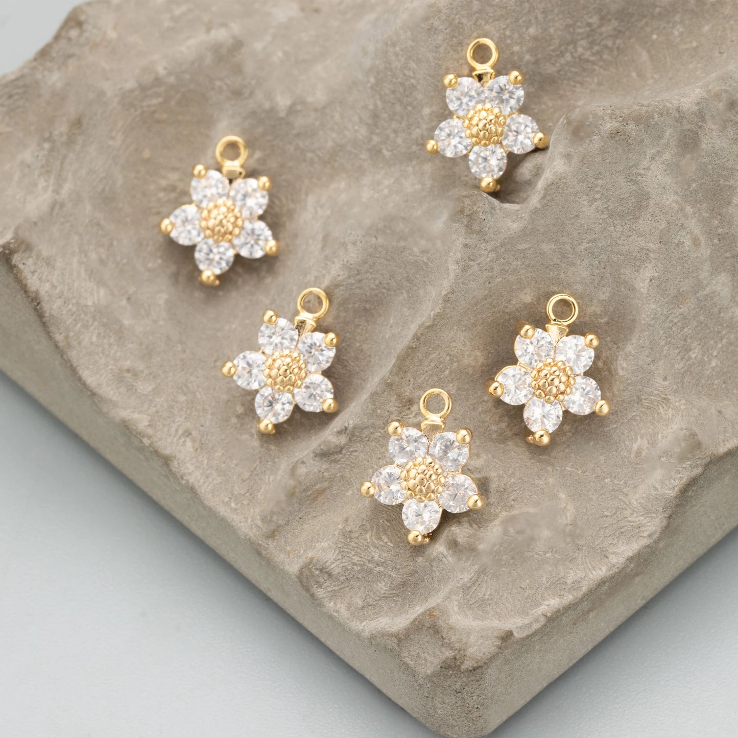 GUFEATHER MC44,jewelry accessories,18k gold plated,copper,zircons,flower shape,charms,diy pendants,jewelry making,6pcs/lot