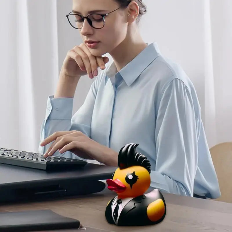 Punk Duck Figurines Punky Animal Desk Figurine Cool Cartoon Resin Duck Statue Decorative Horror Collectible For Desktop