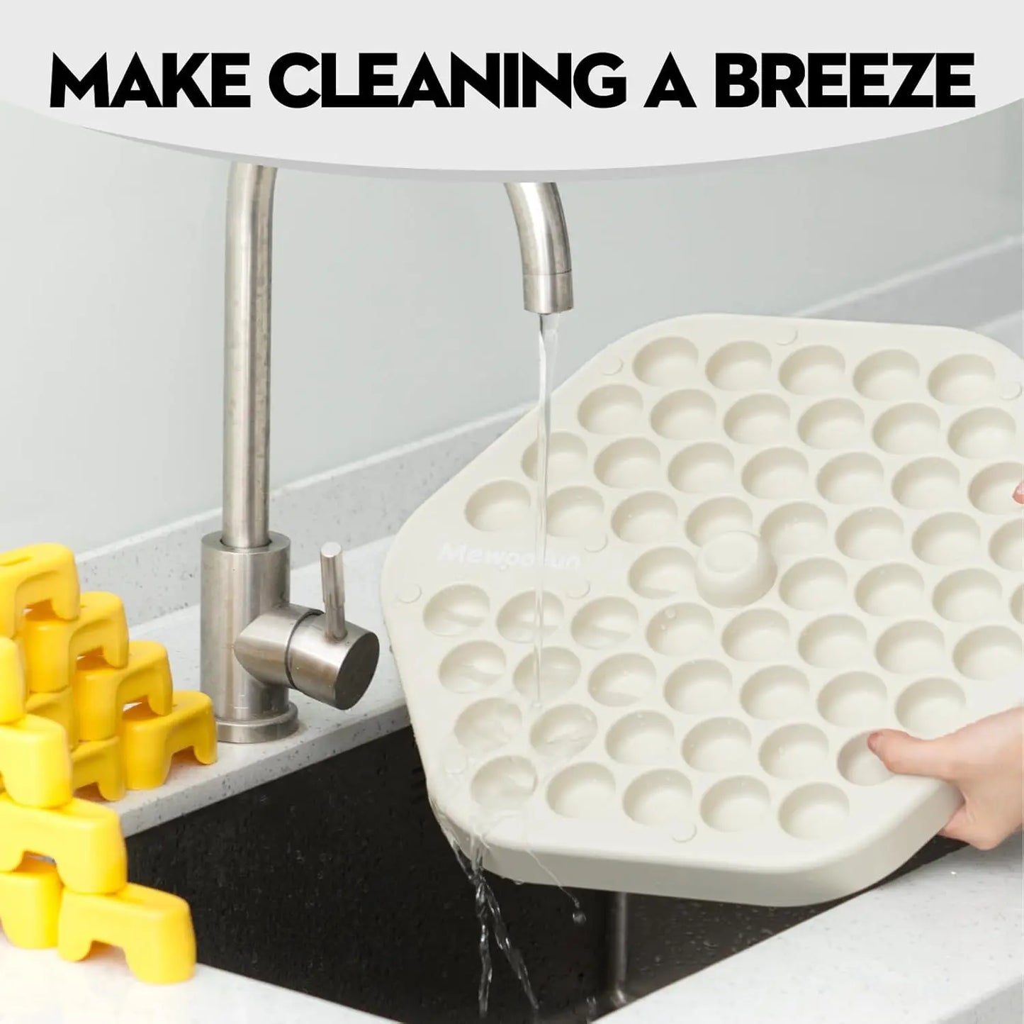 Mewoofun Honeycomb Shaped Interactive Dog Puzzle Toys Slow Feeder Training Game Food Dispenser Slow Eating Pet Dogs Toy