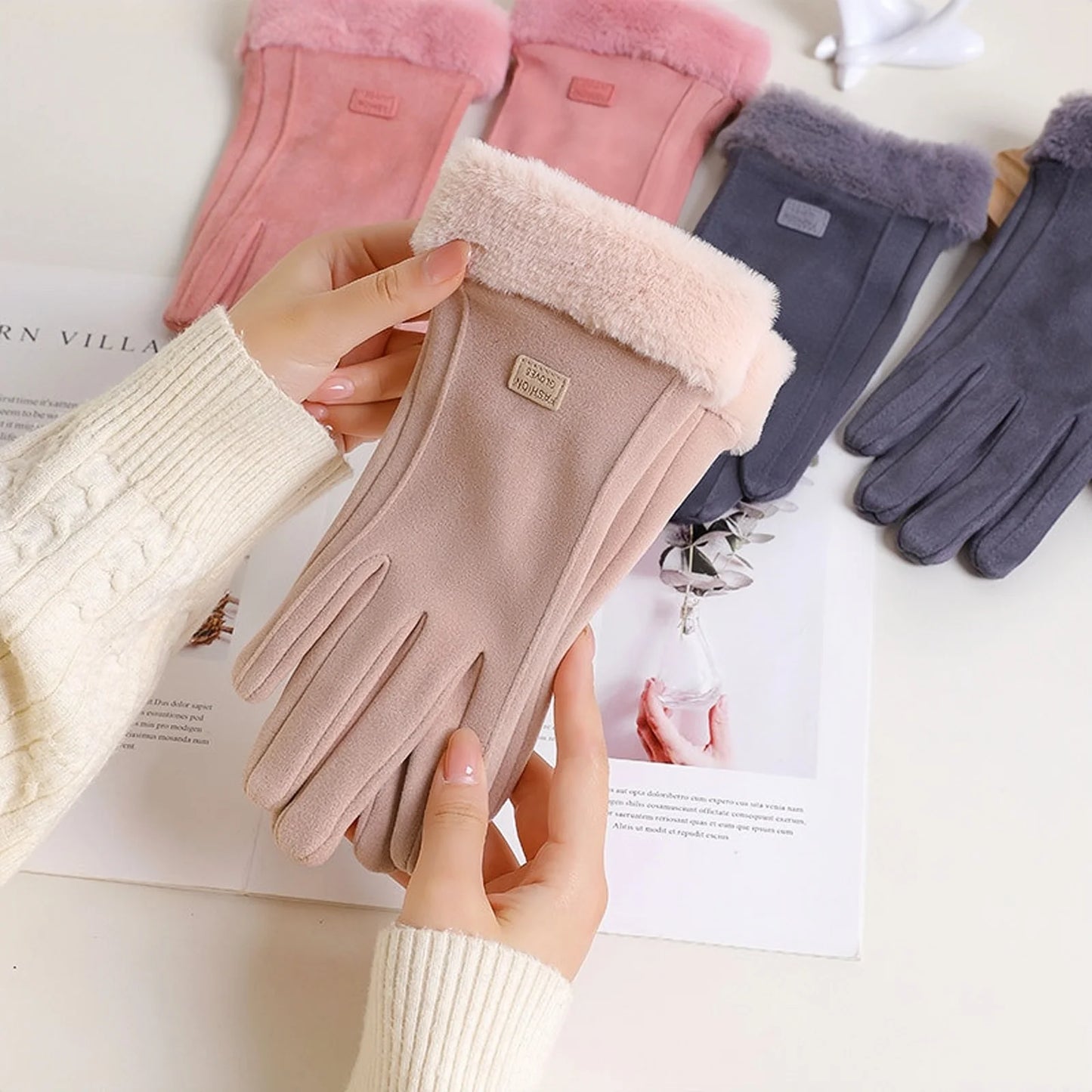 New Warm and Velvet Gloves, Cute and Beautiful Women's Gloves, Suitable for Women's Soft and Warm Winter Gloves, Cycling Gloves