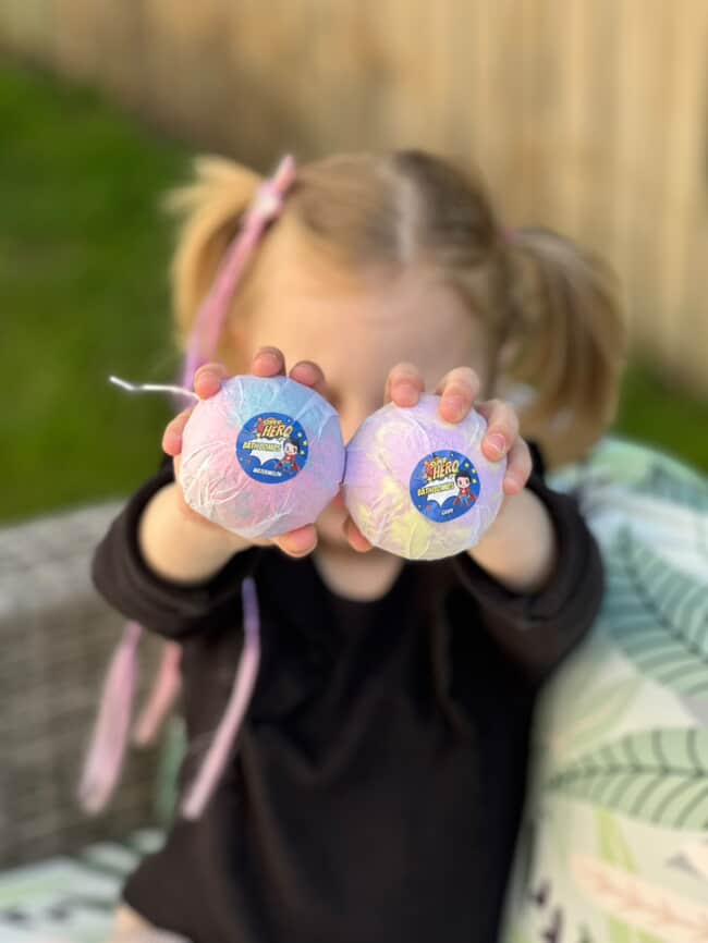EvolutionUSA Epic Superhero Bath Bombs for Kids, 6 Super Hero Bath Bombs with Toy Inside Bathbombs, Spiderman Bathbomb with Surprise Inside, Bath Balls for Marvel Lovers, Easter Childrens Bath