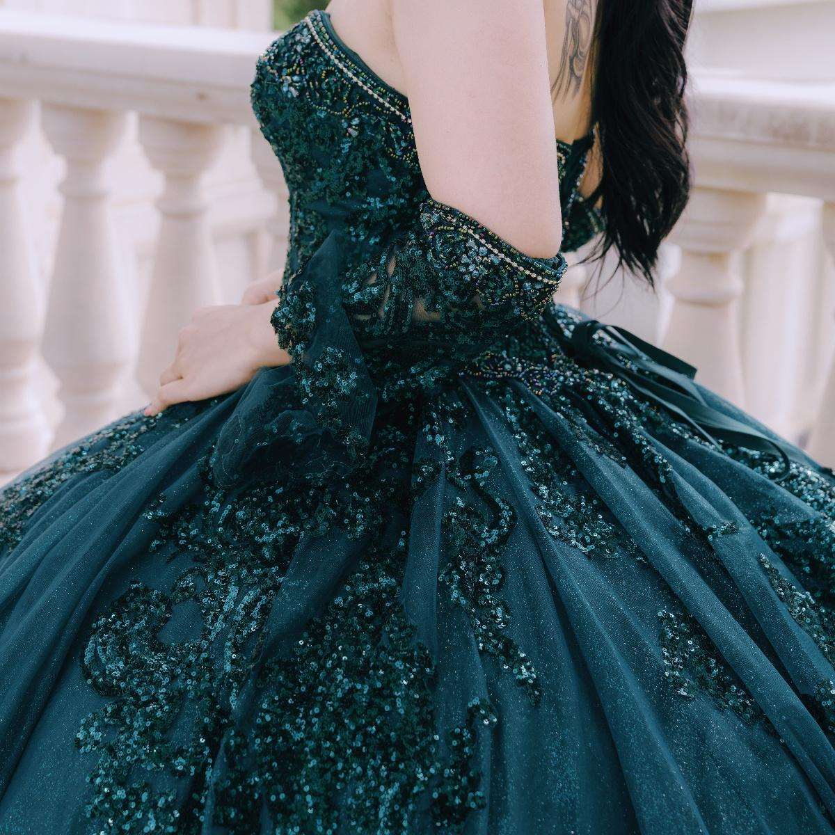 (LIVE 8) Fine gowns, 3D embroidery, weave dreamy tales.