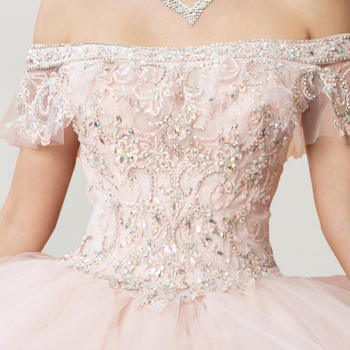 (LIVE 37) Gowns shine, lace details, light up occasions.