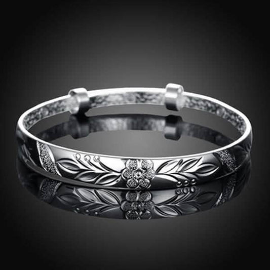 Women's Silver Plated Floral Ingrain Design Bangle